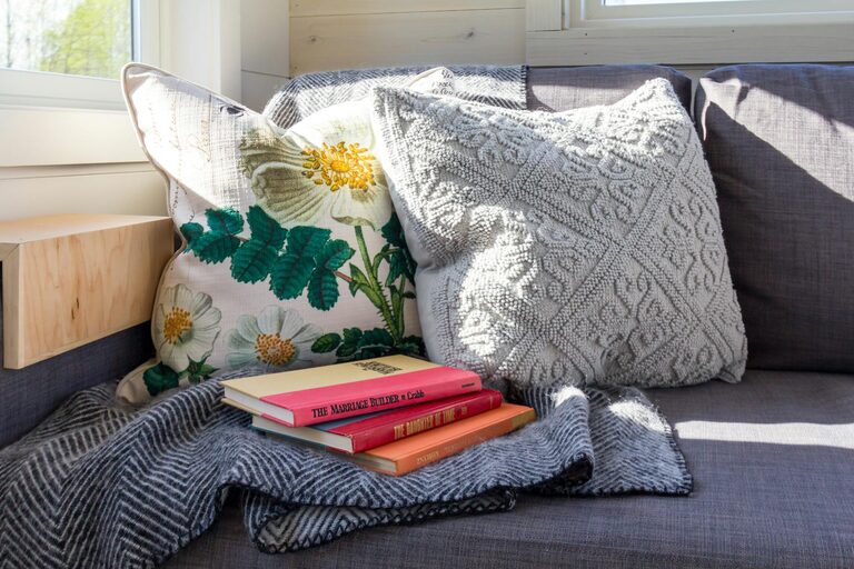 How to Create a Cozy and Inviting Reading Nook at Home